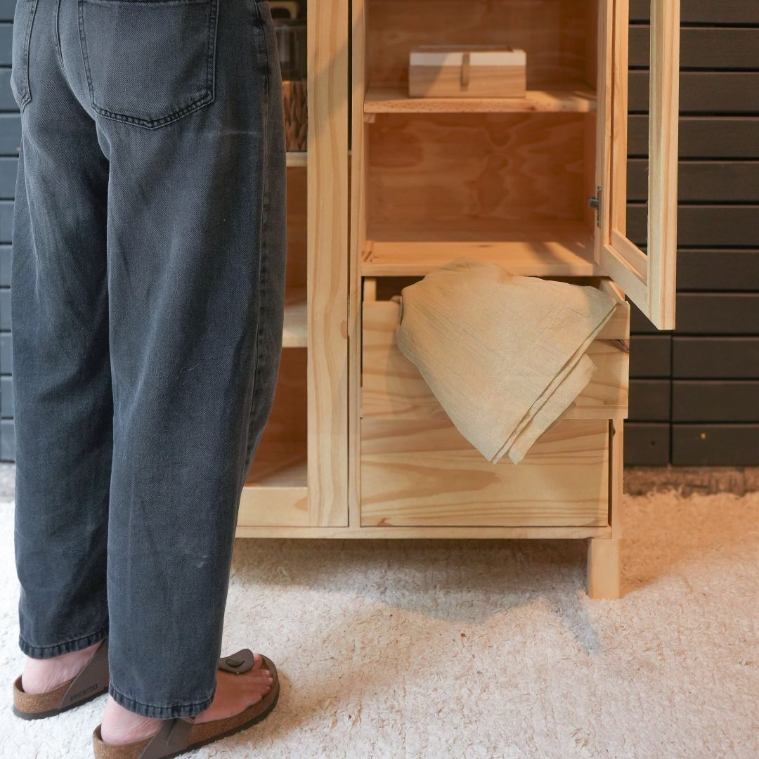 cristalero-bajo-2-puertas-2-cajones-1351