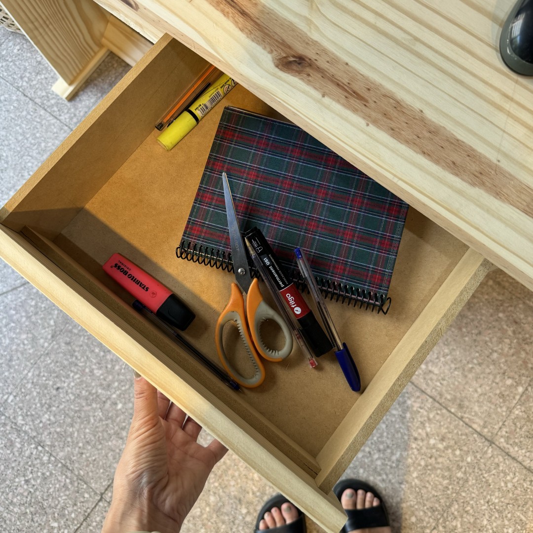 escritorio-pc-100-lateral-macizo-1-cajon