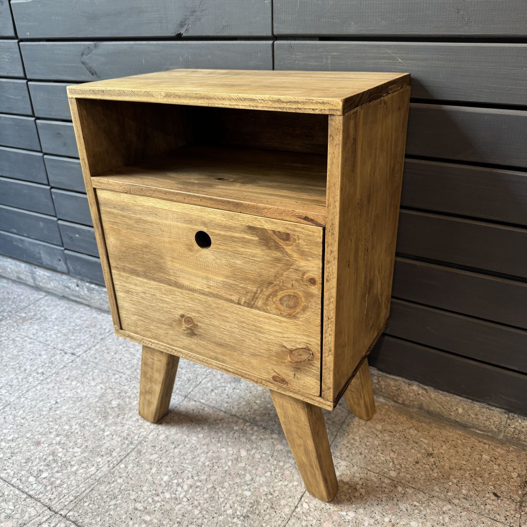 mesa-de-luz-vintage-1-puerta--hueco-064-alto-encerada-35394