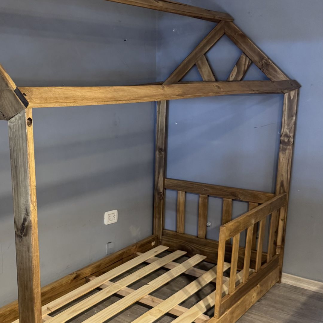 cama-casita-anastasia-encerada-36228