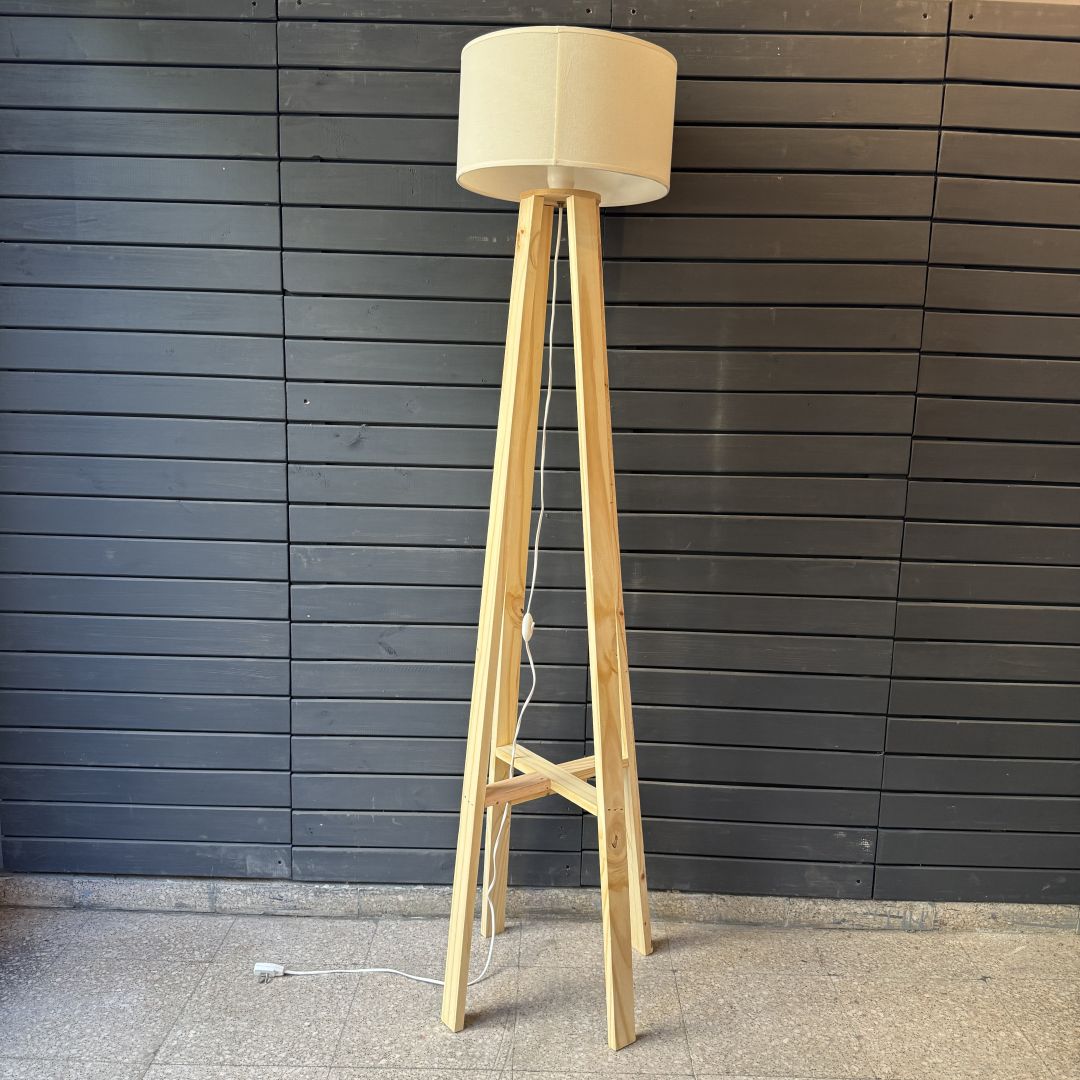 iluminacion-lampara-de-pie-4-patas-3634