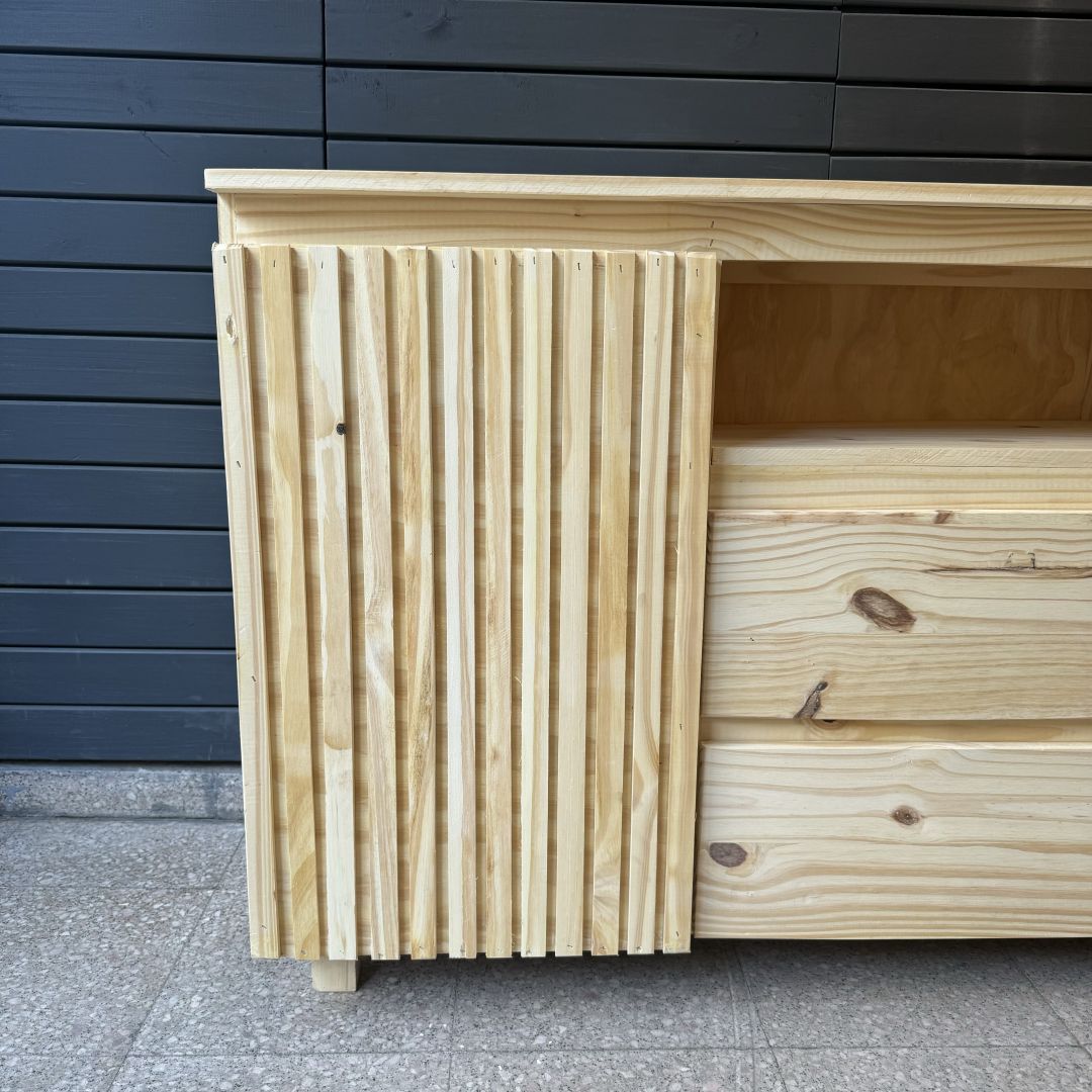 baiut-varillado-2-puertas-2-cajones-y-hueco-140-3689